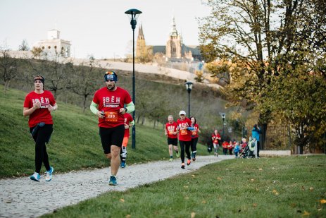 Oslavujte během! Sokolský běh republiky spouští registrace do desítek závodů. Vyberte si ten svůj!