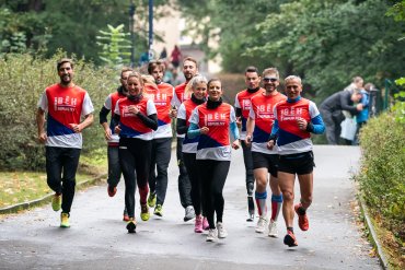 Výběh osobností. Saša Choupenitch poběží s dalšími hvězdami podpořit Sokol a výročí naší země