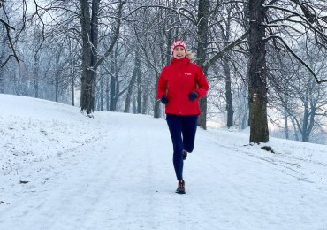 Jak běhat v zimě? Správně se obleč a nestůj